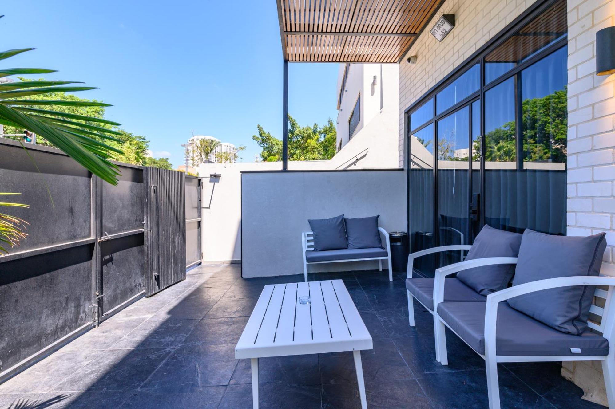 Rokah Luxury Villa At Ramat Hahayal Tel Aviv Rom bilde