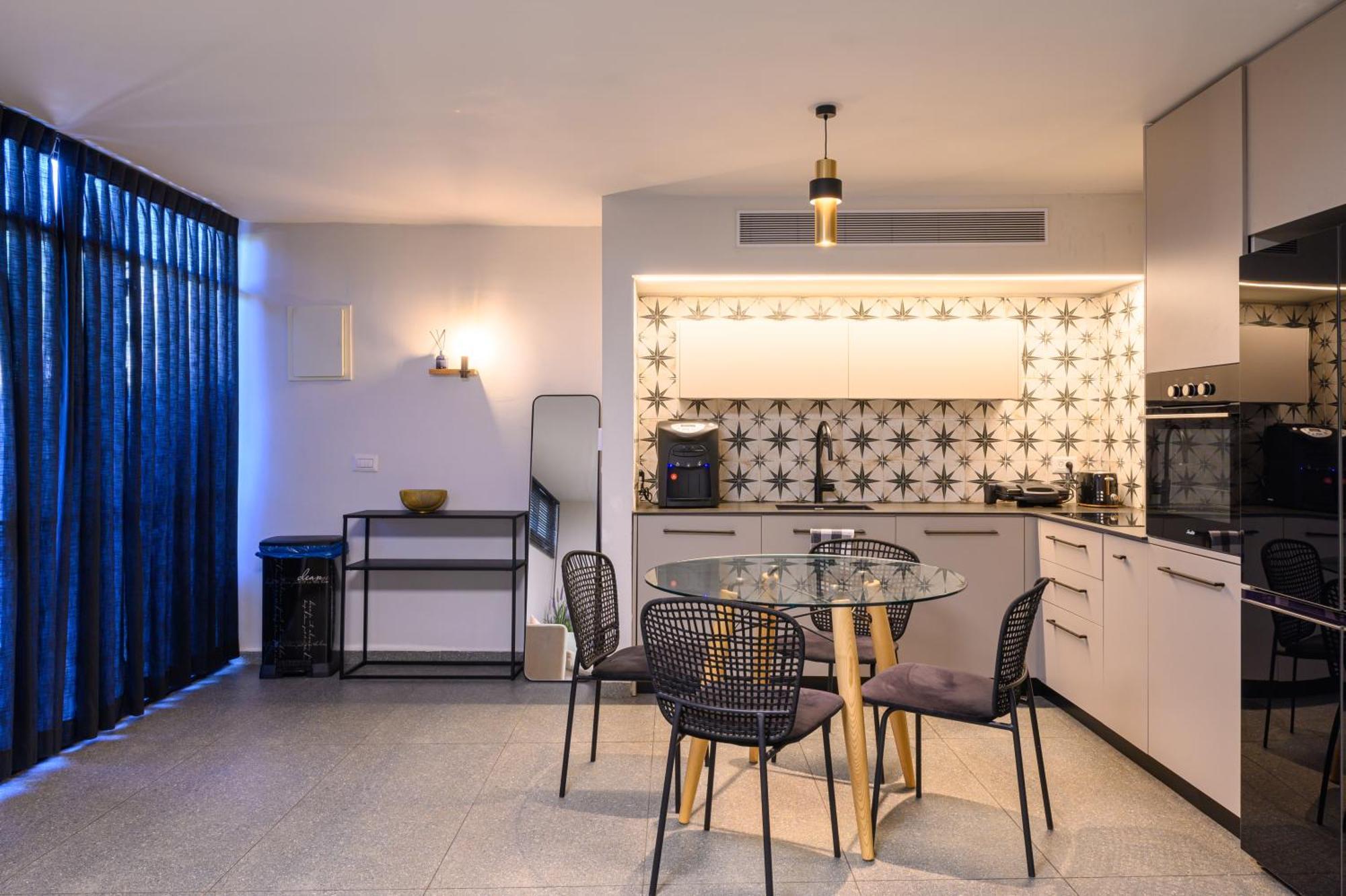 Rokah Luxury Villa At Ramat Hahayal Tel Aviv Rom bilde