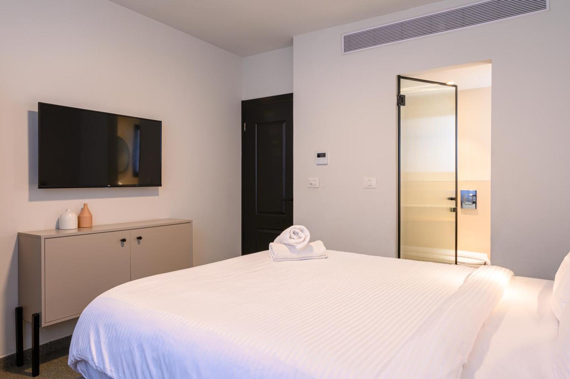Rokah Luxury Villa At Ramat Hahayal Tel Aviv Rom bilde