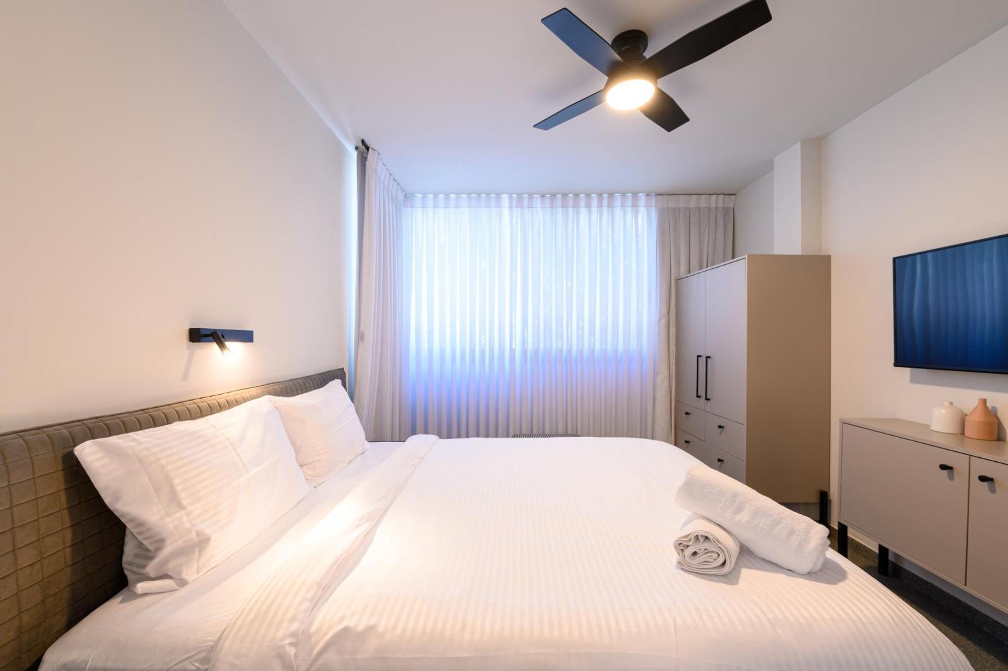 Rokah Luxury Villa At Ramat Hahayal Tel Aviv Rom bilde